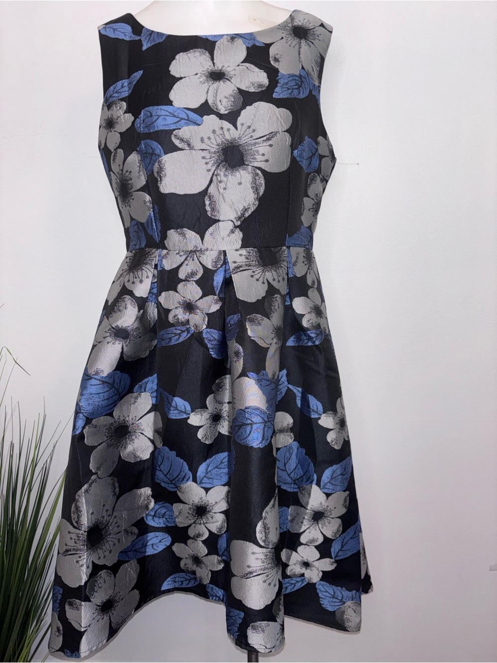 Vera Dolini Black & Blue Floral Fit & Flare Dress Size 8